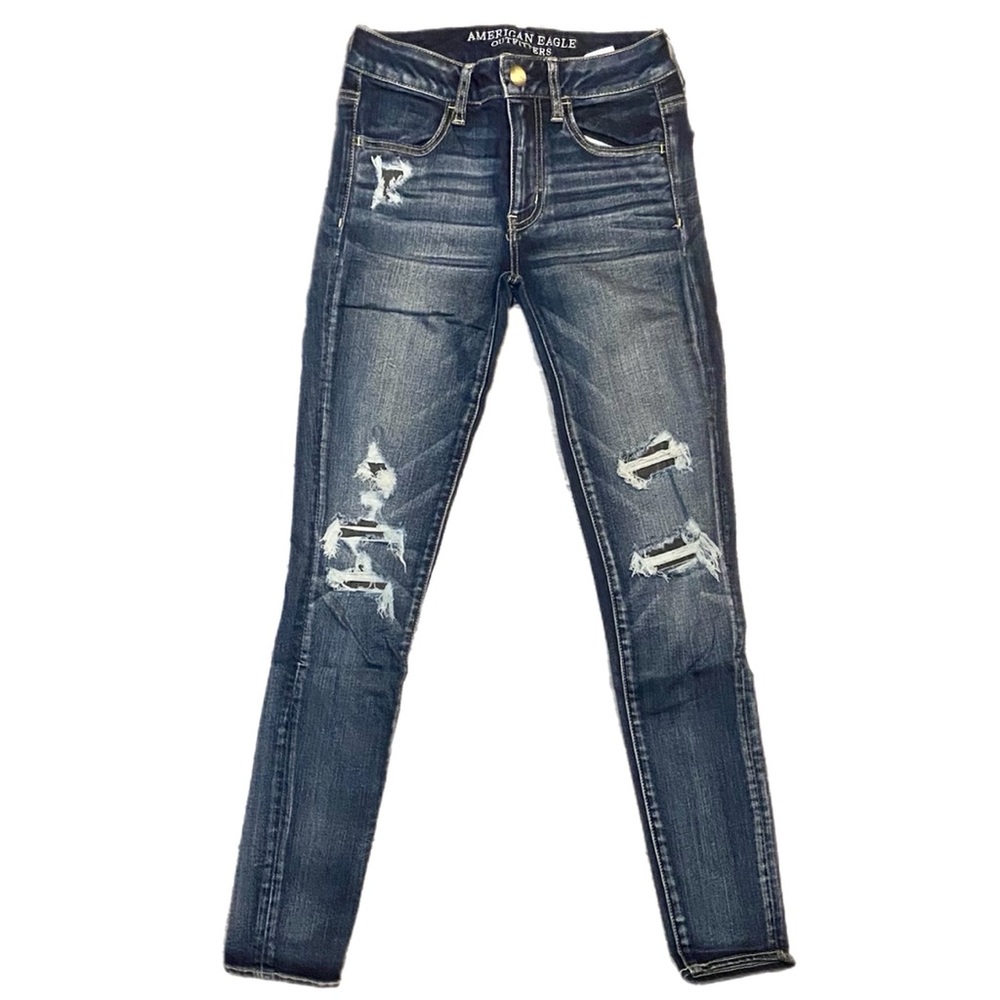 NWOT American Eagle Distressed Jeans Size 2